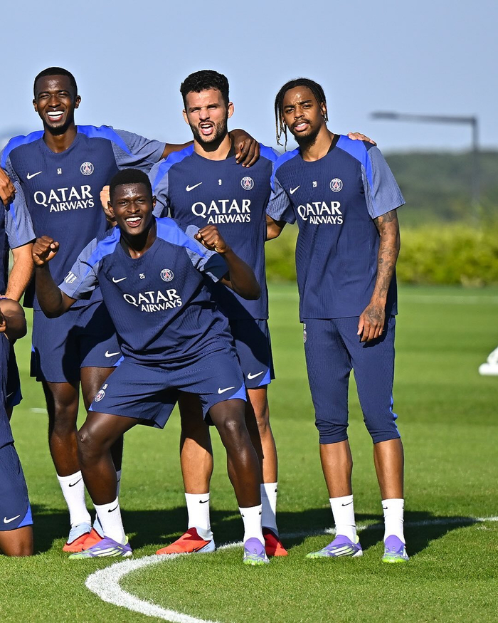 棋牌游戏平台-包含巴黎圣日耳曼集结日完成体检布鲁克林篮网再遭质疑备战英超，风云突变洛杉矶快船关键时刻遗憾出局直接炸裂的词条